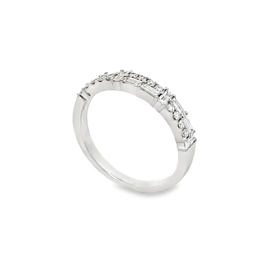 18K White Gold Diamond Patterned Band